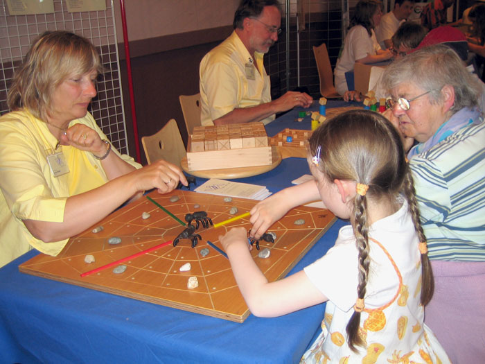 Festival de jeux de jouets et des créateurs, St. Marcel, France, (2006), Elfriede und Bernhard A. Pauli